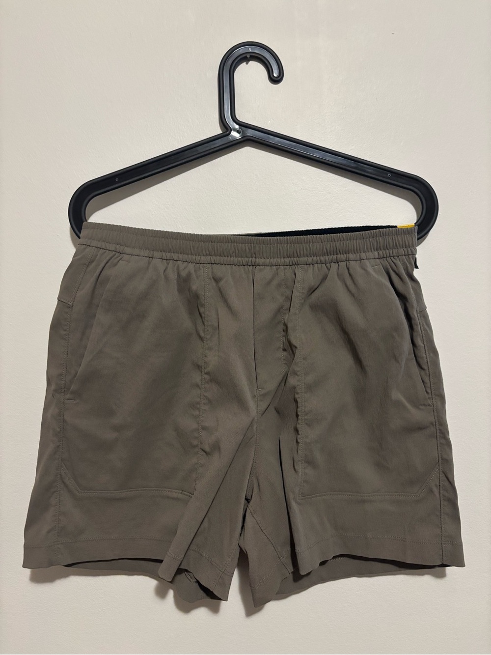 lululemon athletica Men's Performance Shorts - Olive Green